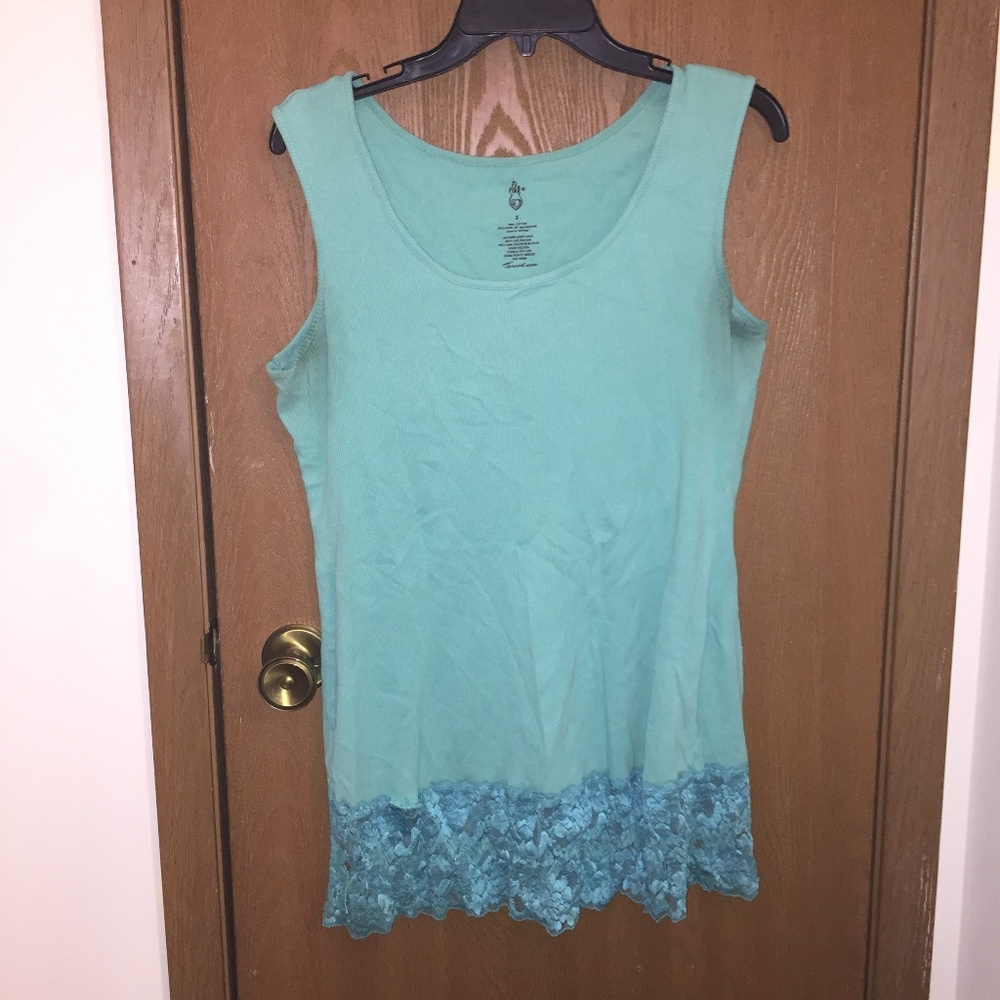 Torrid turquoise tank top with lace